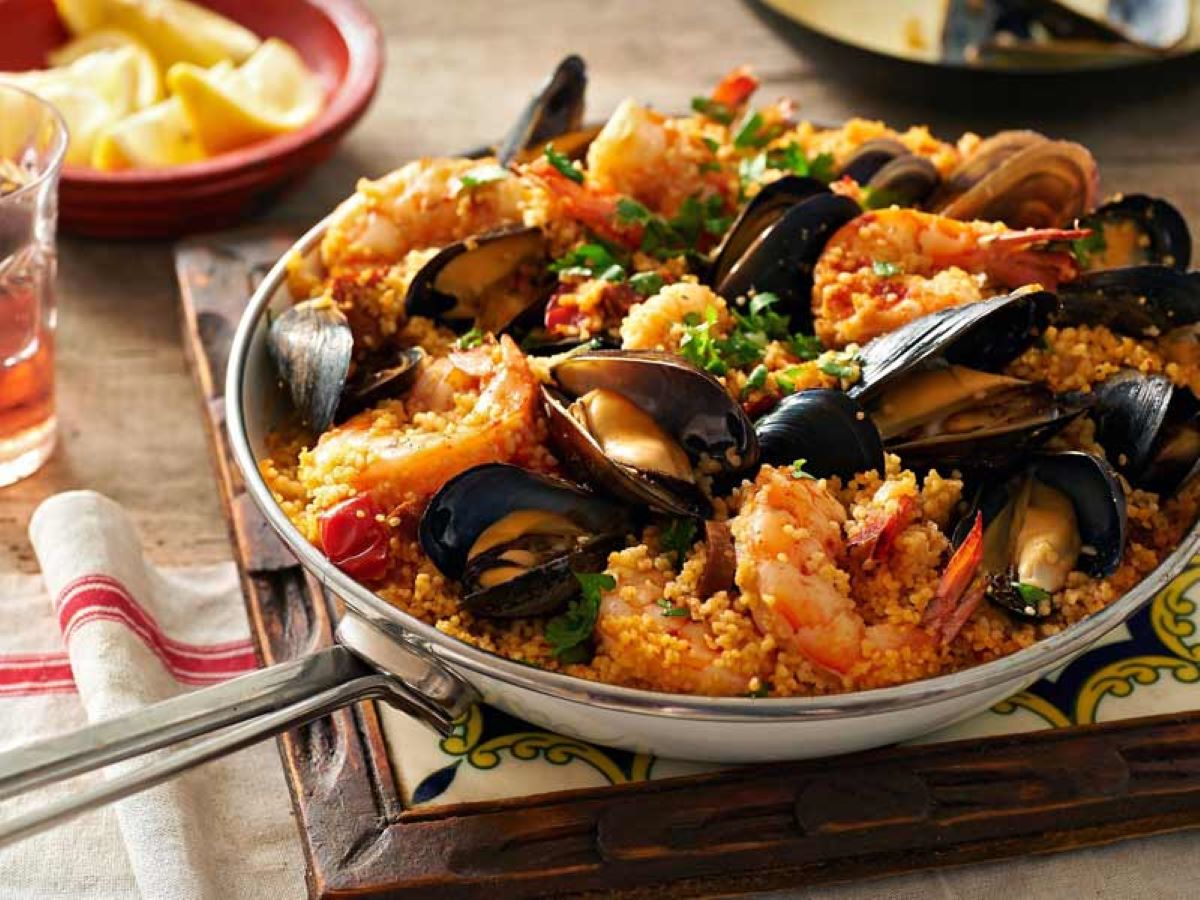 istoria milenară a cușcușului si varianta sa cu pește, născută ca un produs care unește cele popoarele de la Marea Mediterană cu Orientul Mijlociu