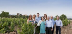 Familia Torres, din Spania, într-una dintre vii