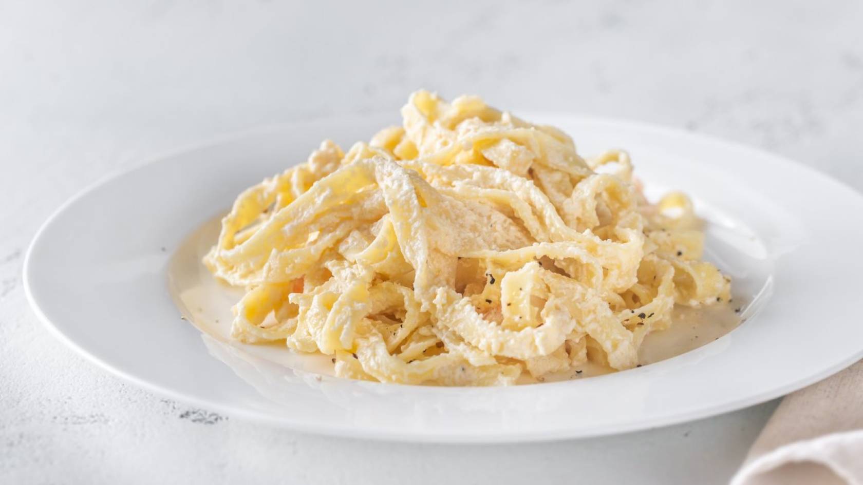 pasta del conclave este foarte asemanatoare cu reteta de paste fettuccine Alfredo