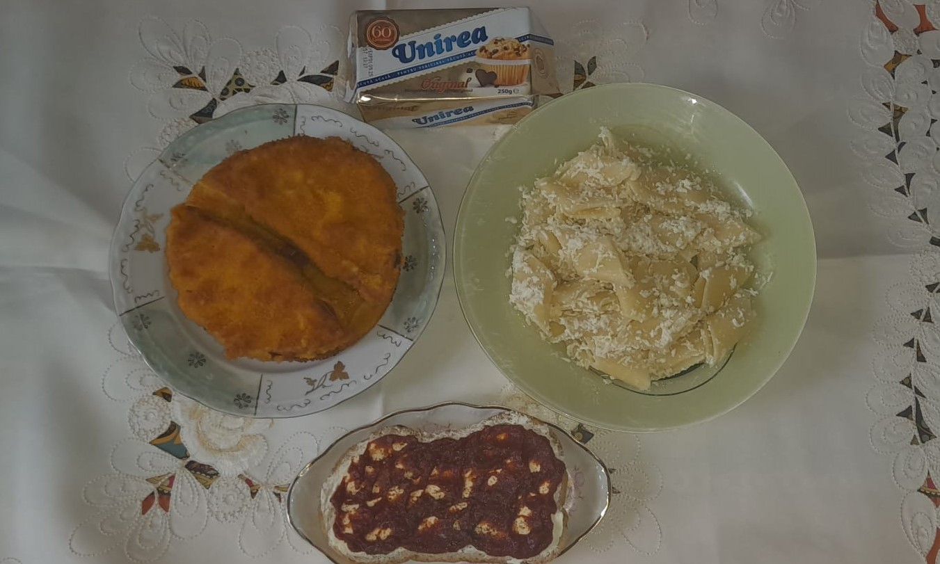 meniu din comunism-parizer pane-macaroane cu brânză