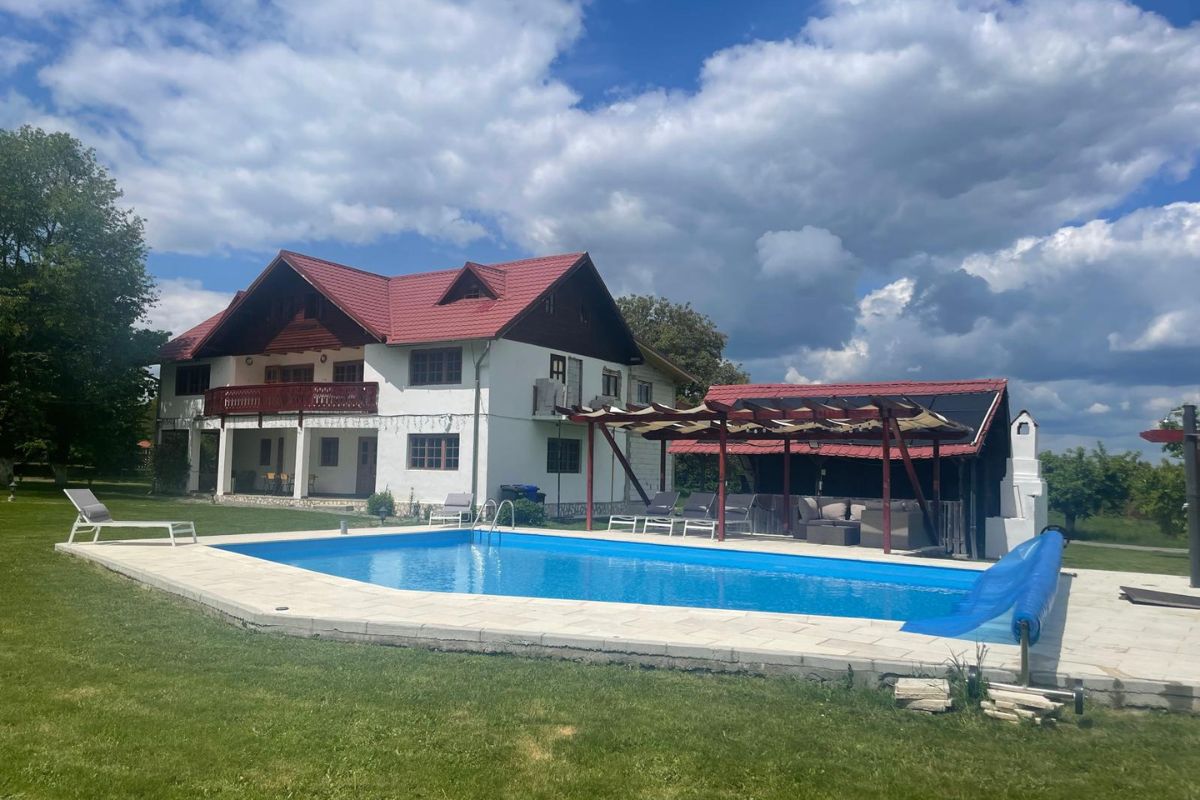 Pensiune cu piscină din Făgăraș