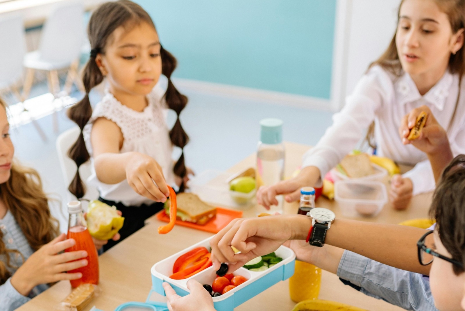 Iata ce pun pediatrii in pachetelul de pranz al copiilor