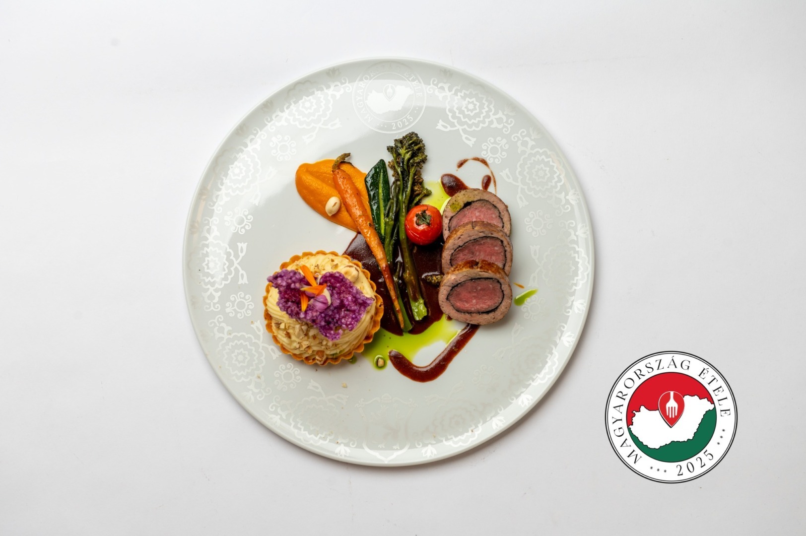 Bucătarii restaurantului Kotyogó din Fărcașa, județul Harghita, au câștigat marele premiu la competiția gastronomică „Mâncarea Ungariei 2025”