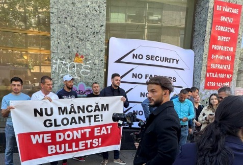 Protest în faţa Reprezentanţei CE de la Bucureşti