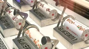 minirevolutie-in-lumea-inghetatei-sliceroll-gelato-care-se-taie-felii-creat-de-un-patiser-italian-creativ-luca-montersino-ia-in-calcul-sa-lanseze-si-o-franciza-internationala