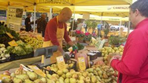 cum-sunt-organizate-pietele-taranesti-in-italia-peste-20.000-de-puncte-de-vanzare-directa