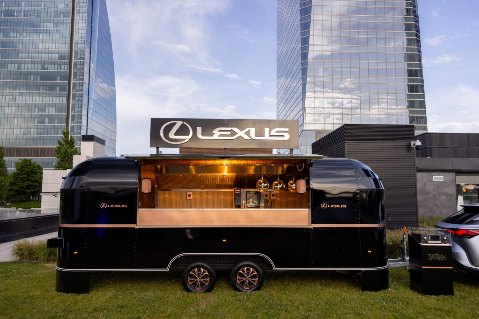 primul food truck lexus a fost inaugurat la madrid