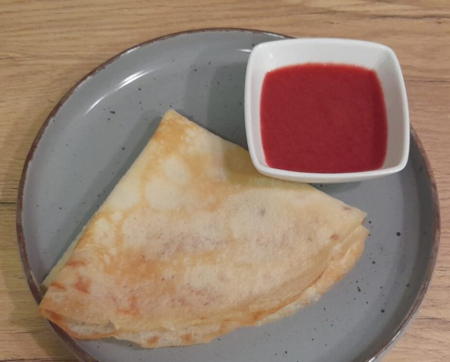 coulisul de capsuni se poate pastra in congelator si se foloseste la deserturi