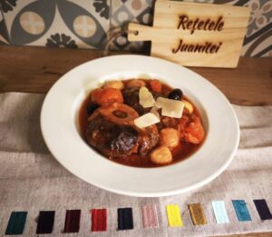 Peste clasicul ossobuco se pot pune gnocchi, măsline și puțin parmezan și iese o friptură de vită scăzută excepțională