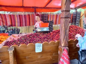 festivaul cireselor este cu cirese putine si scumpe