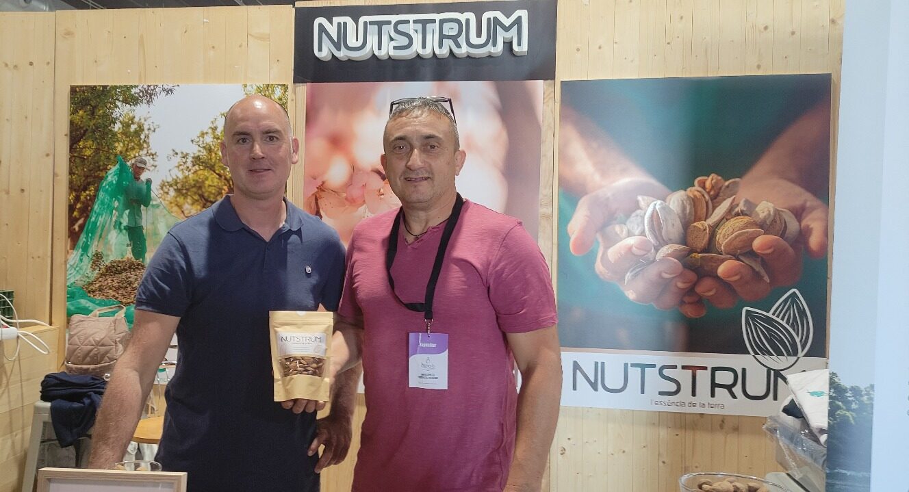 cinci-familii-de-producatori-migdale-ecologice