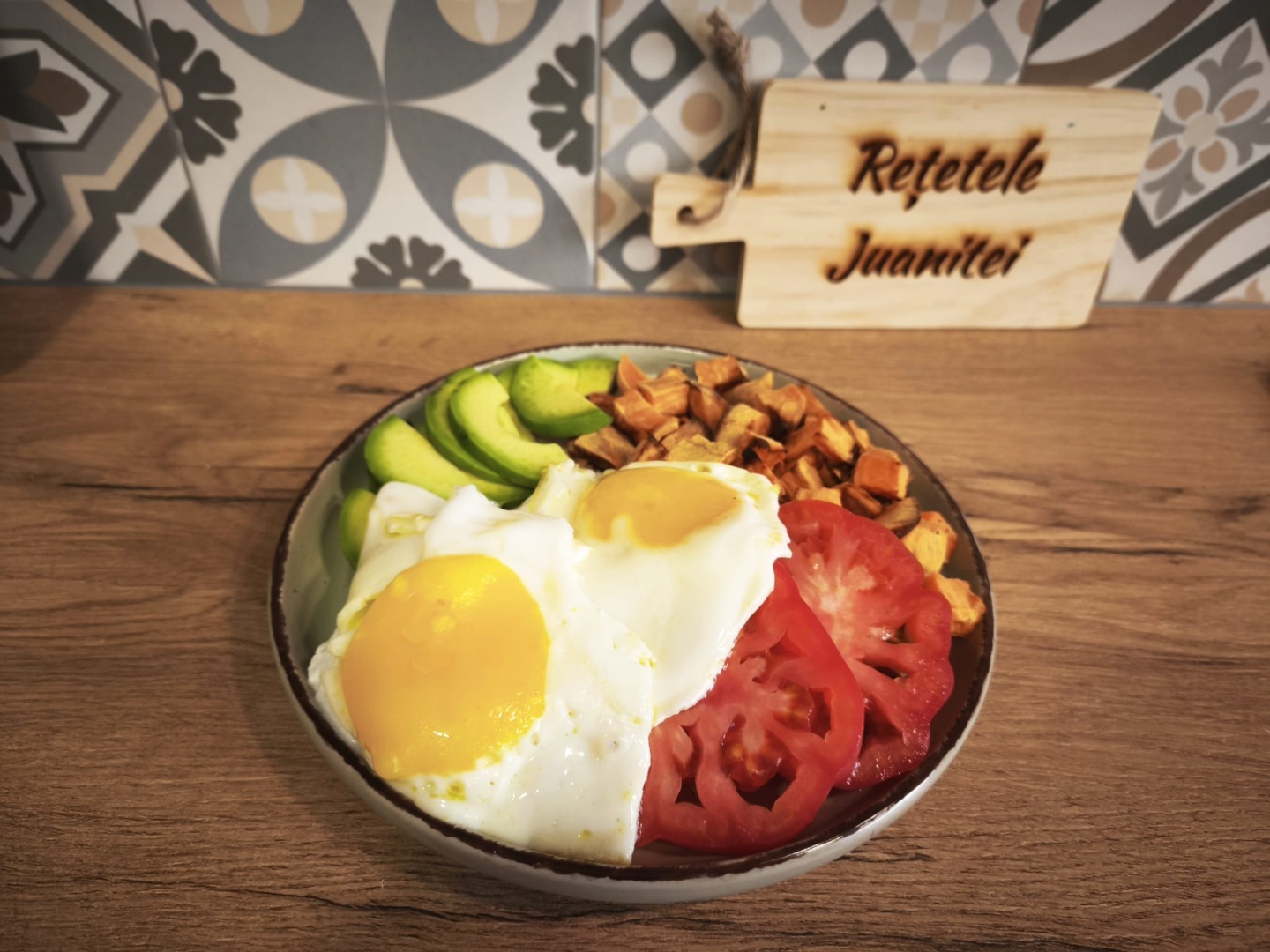 Această combinație de carbohidrați sănătoși, proteine, vitamine și grăsimi este rețeta perfectă pentru o cina completă, sănătoasă și delicioasă