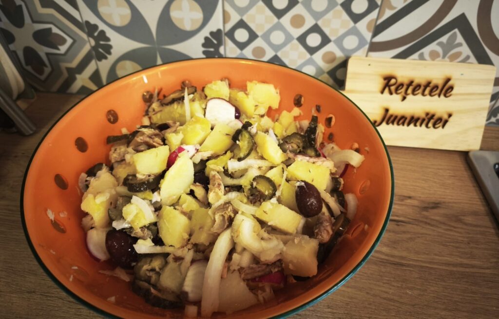 salata orientala cu sardine din conserva poate fi un pranz sau o cina rece de vara