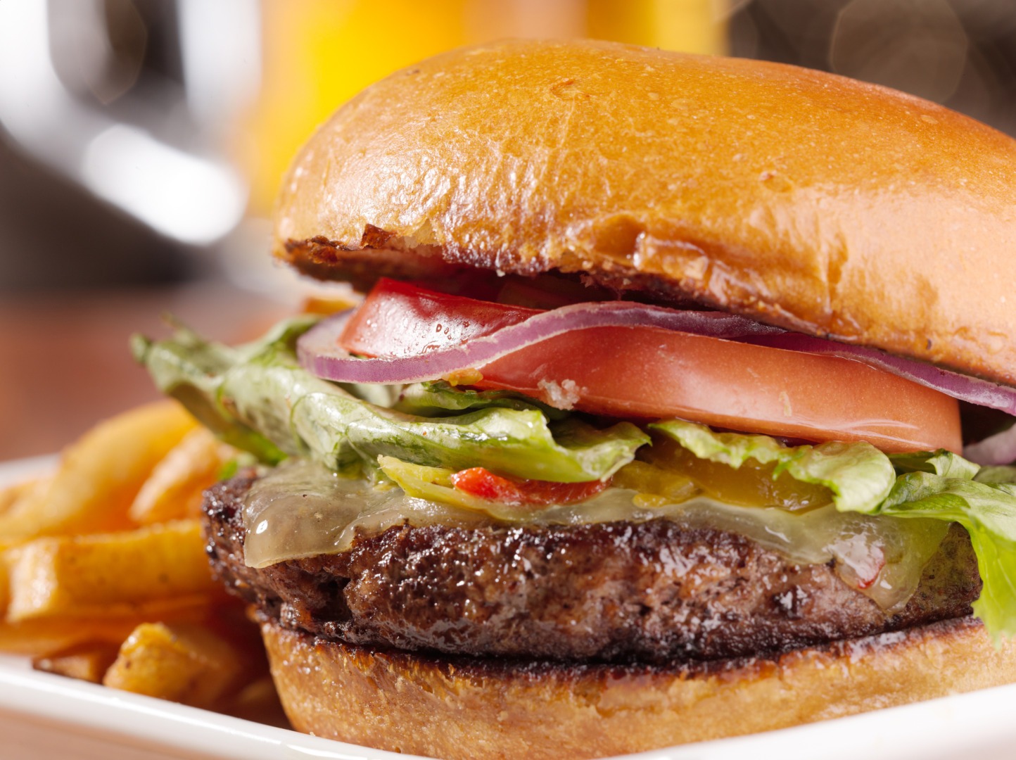 burgerii-si-fructele-in-topul-comenzilor-estivale-livratori