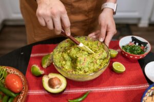 Retete simple de guacamole preparate in doar cinci minute