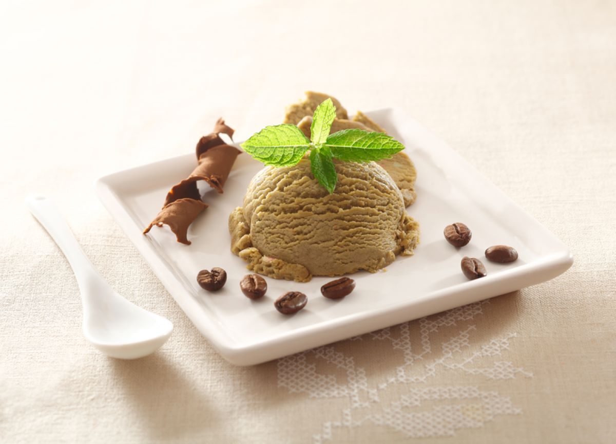 inghetata-de-cafea-facuta-in-casa-reteta-usoara-si-rapida-fara-aparat-de-inghetata