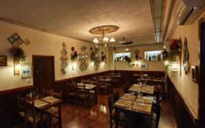 romanii au redus iesirile la masa