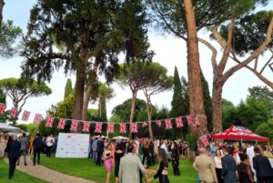 legume-si-inghetata-la-roma-in-onoarea-regelui-charles-la-resedinta-ambasadorului-UK