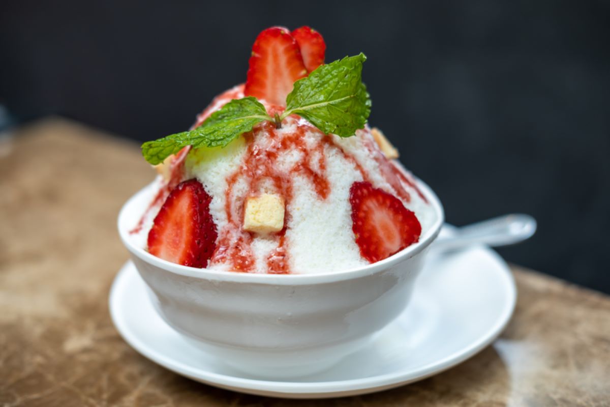 kakigori-un-fel-de-granita-in-varianta-japoneza-mai-fina-decat-cea-siciliana