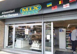 mix-markt-cum-s-a-nascut-cel-mai-mare-lant-de-magazine-cu-alimente-din-europa-de-est-in-tarile-occidentale-primele-puncte-au-fost-deschise-in-germania-apoi-reteaua-s-a-extins