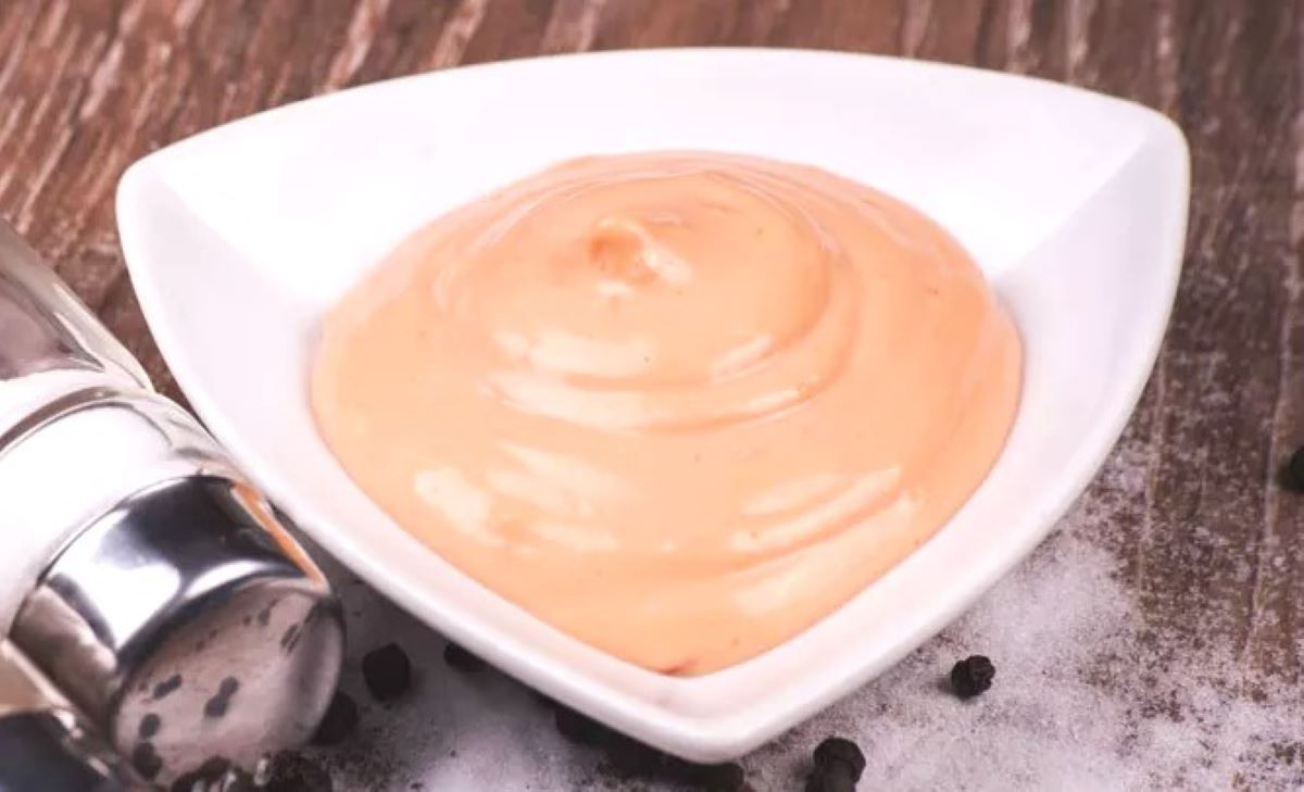 salsa-cocktail-o-delicatesa-din-gastronomia-internationala-ideala-cu-carne-peste-legume