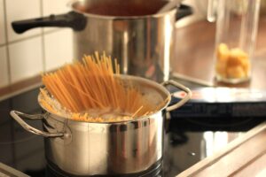 abc-in-bucatarie-pastele-se-scurg-sau-nu-dupa-ce-se-fierb-cand-da-si-cand-nu