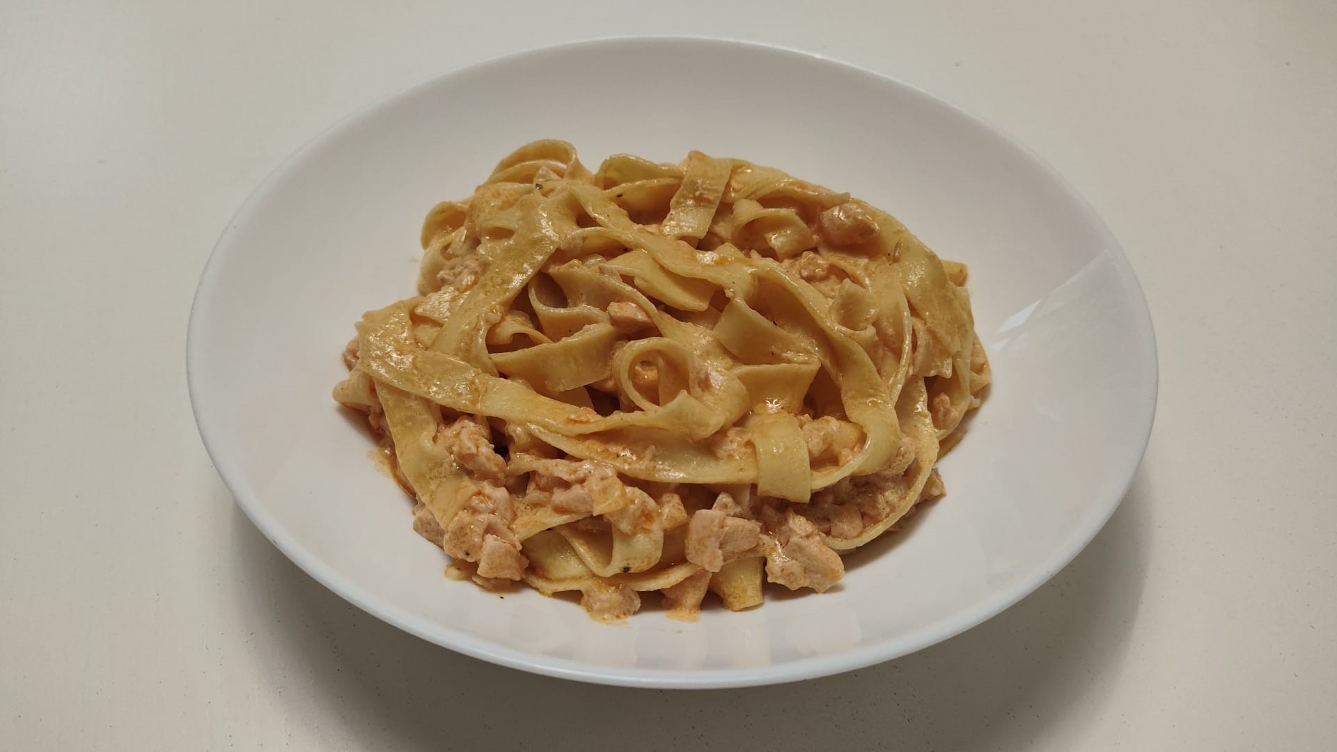 tagliatelle cu sos rose
