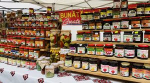 Târg de produse locale în curtea MADR