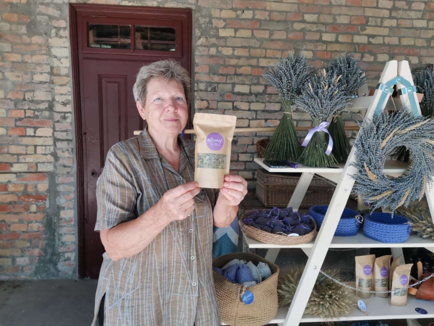 gradina de ceaiuri din comlosu mic