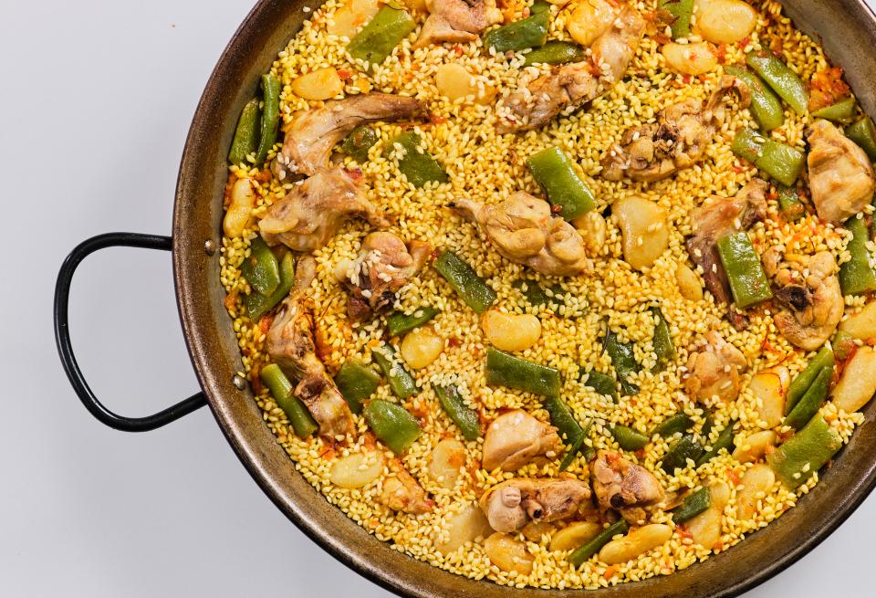 de la sarmale la tapas orez paella