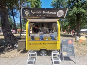 Înghețata preparată ca-n Thailanda FOTO Ștefan Both