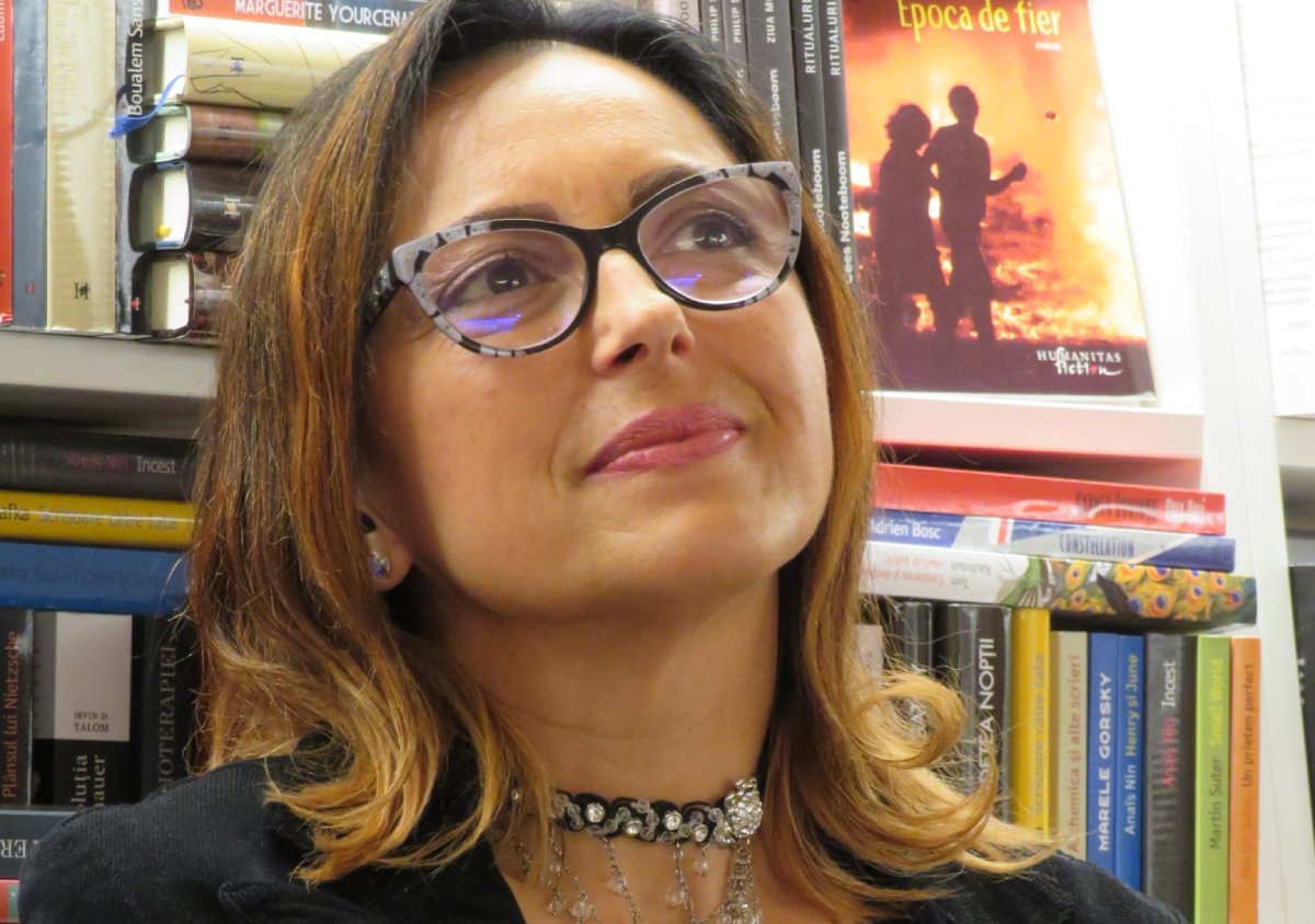 Caravana „Sarmale și serotonină” de Camelia Burghele pornește prin Transilvania