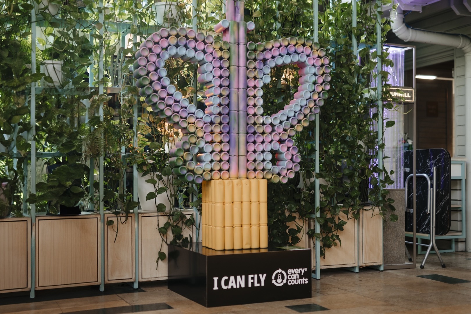 Artă din doze de aluminiu