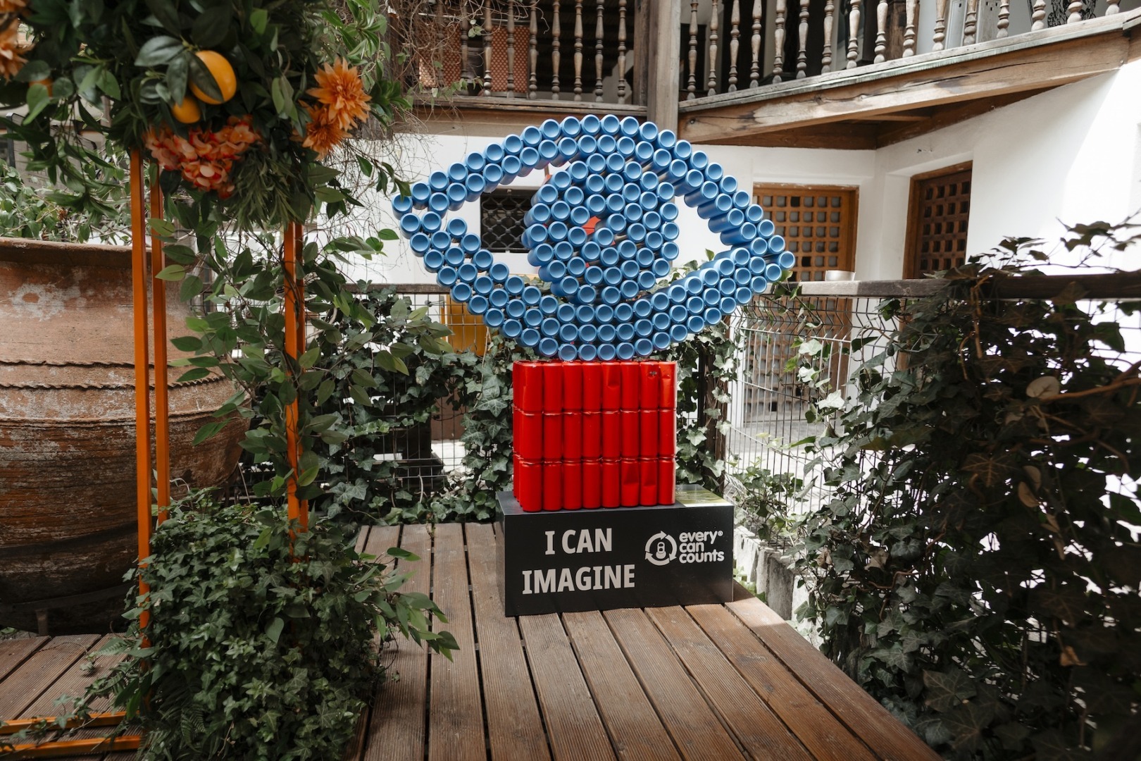 Artă din doze de aluminiu