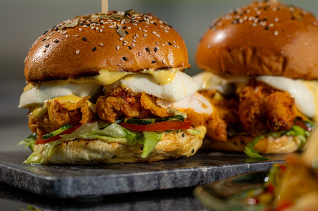 Burger marca Alex Cirtu