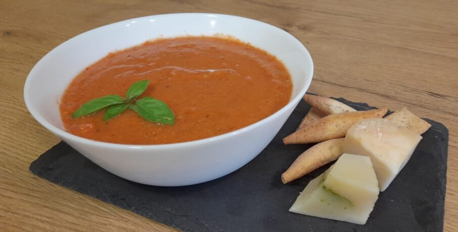 supa rece gazpacho in variate forme cu legume si fructe neobisnuite