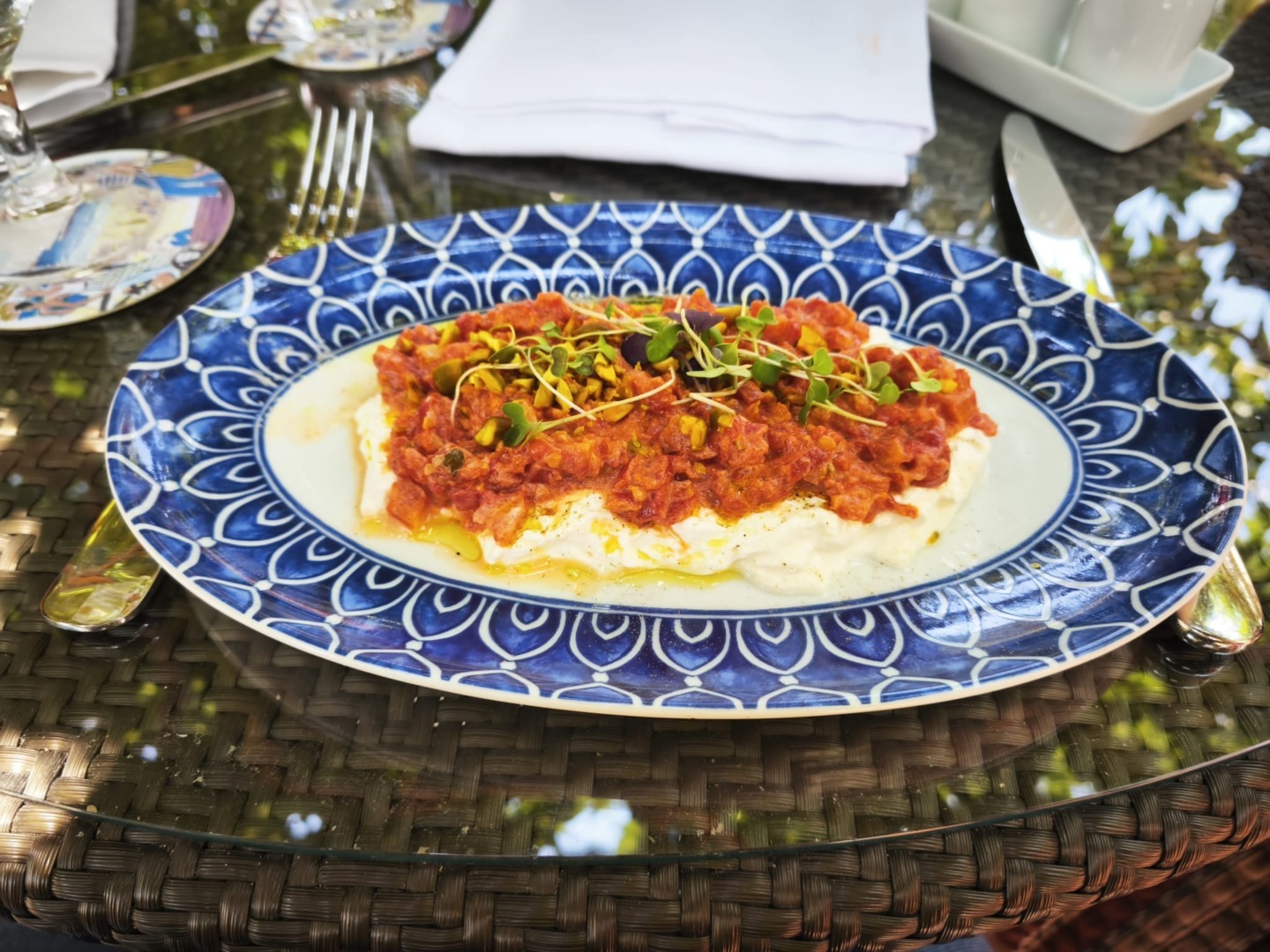 salata burratina ușor de facut cu rosii si branza burrata