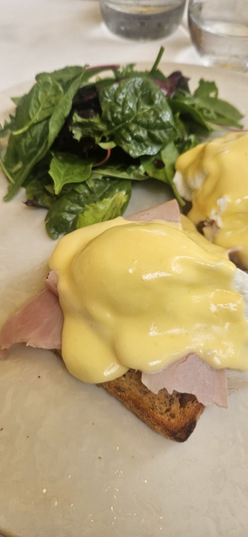 Ouă poșate, de la Restaurantul ROD