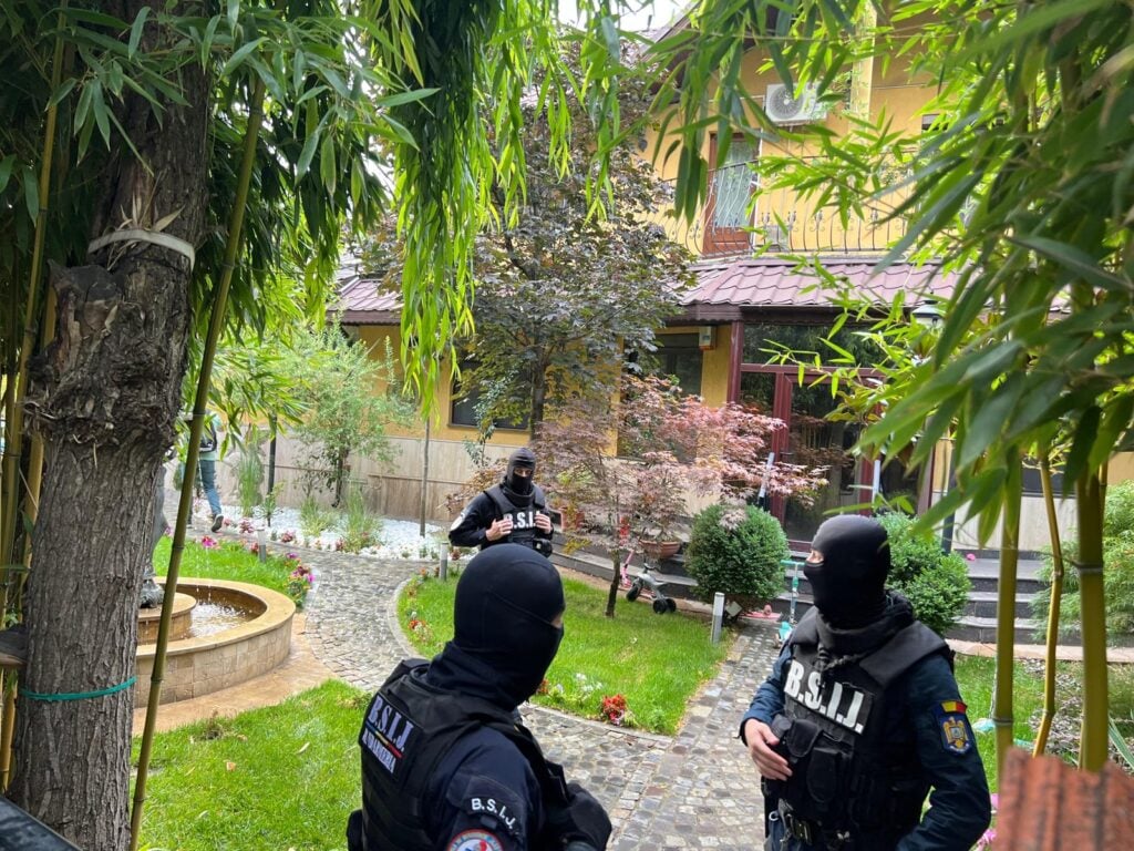 Percheziții la Piedone