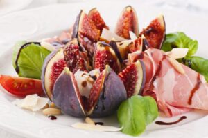 combinatii-de-fructe-cu-proteine-pentru-un-pranz-estival-fara-sa-gatesticombinatii-de-fructe-cu-proteine-pentru-un-pranz-estival-fara-sa-gatesti