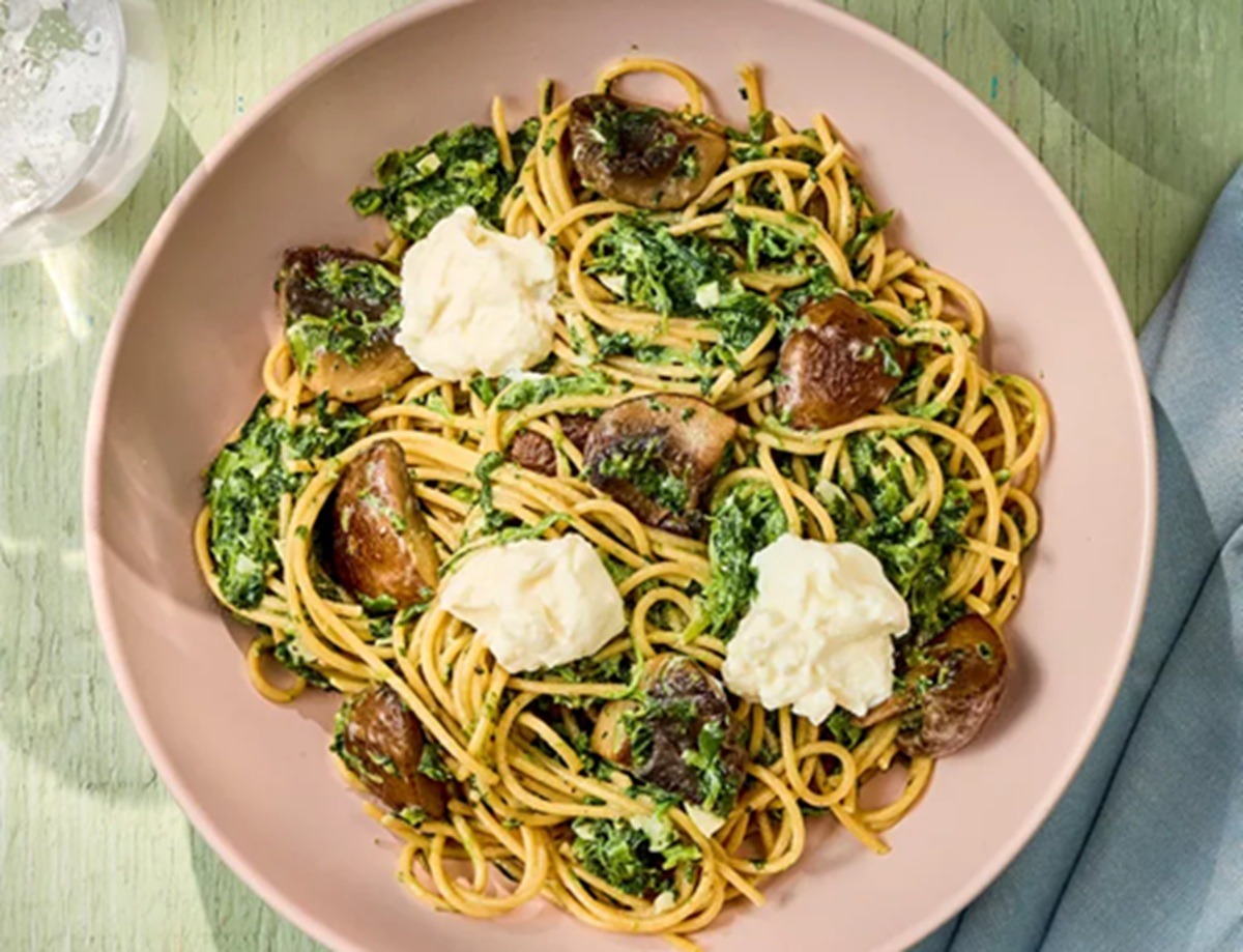 Rețetă de spaghete cu ciuperci, spanac și ricotta