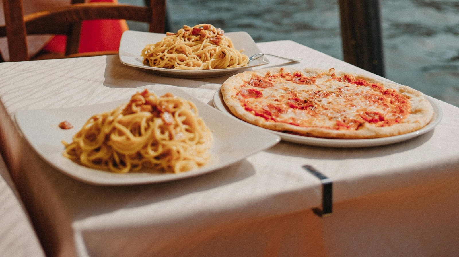 Top 10 alimente preferate de americani la ultima masa