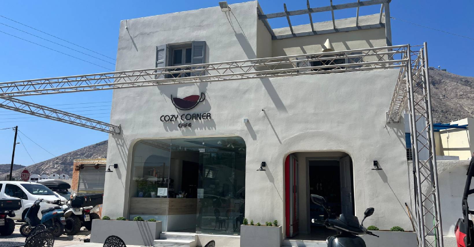 santorini cafenea poveste mancaruri traditionale