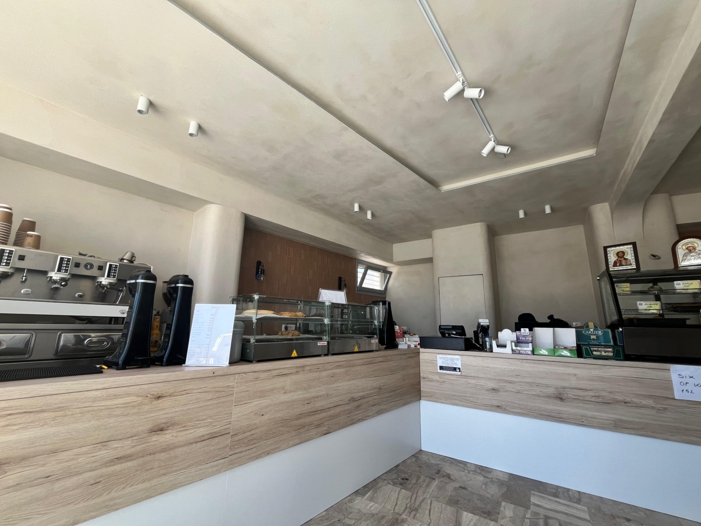 santorini cafenea poveste mancaruri traditionale