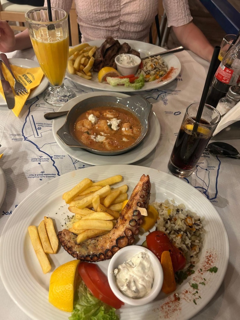 fructe de mare restaurant apollon santorini perissa taverna
