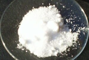 un-american-hipertensiv-a-ajuns-intoxicat-cu-bromura-de-sodiu-inlocuind-cu-ea-sarea-la-indicatia-chatgpt