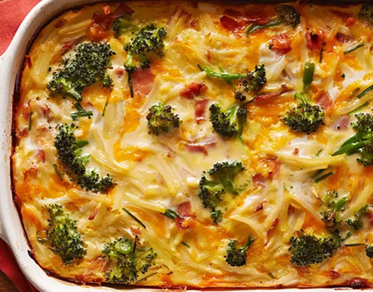 Budincă cu șuncă și broccoli la micul dejun