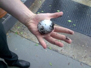 O furtună violentă a lovit Întorsura Buzăului