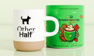 Latte cu dovleac și bacon pentru câini