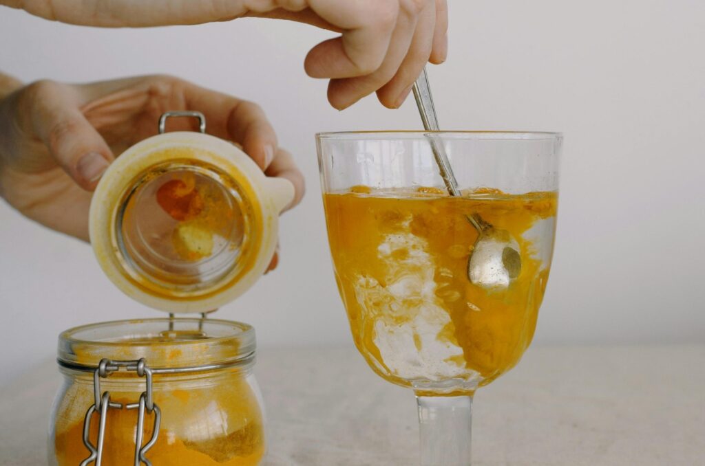 Turmericul ii poate ajuta pe diabetici sa mai slabeasca